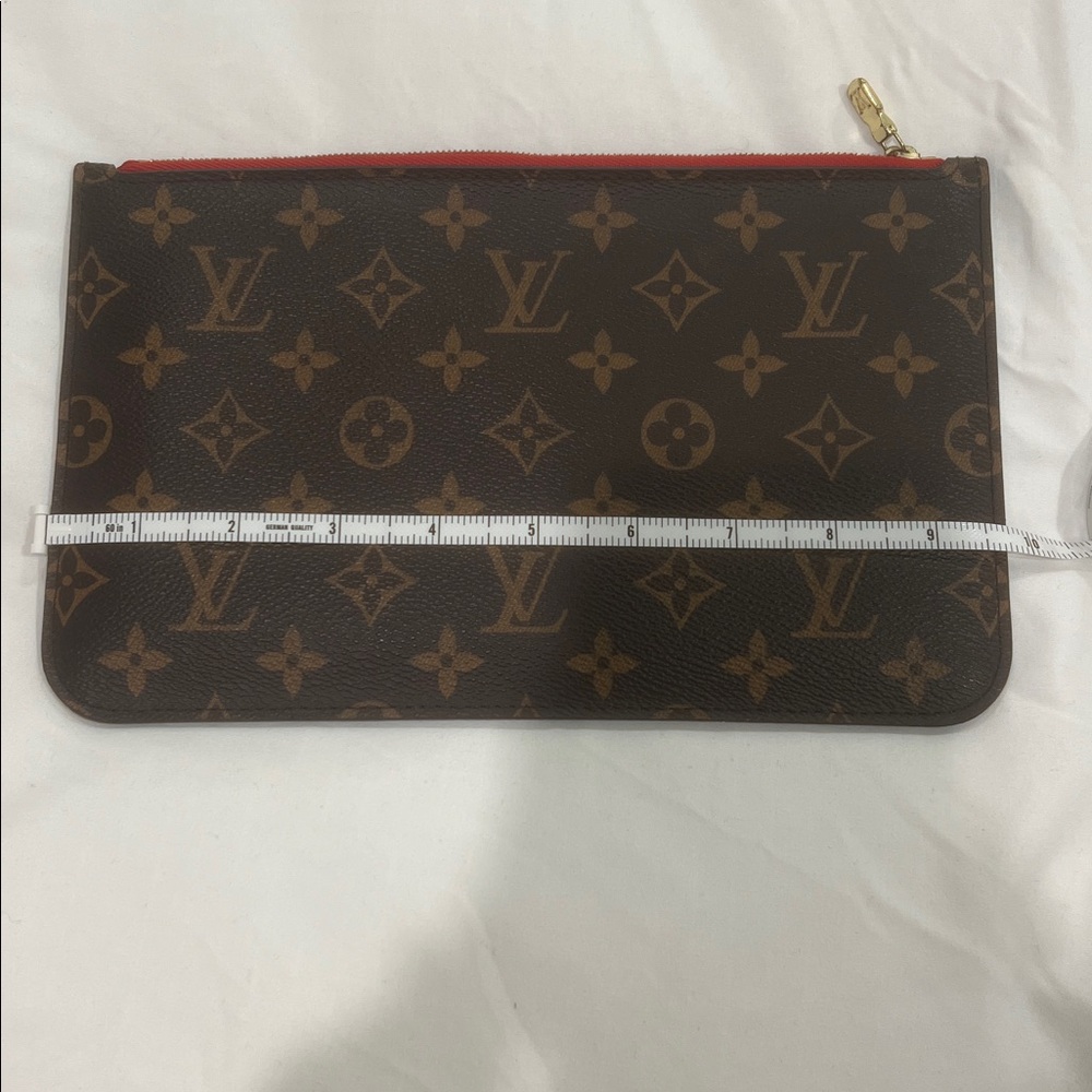 Louis Vuitton Brown and Tan Monogram Clutch - Picture 15 of 16